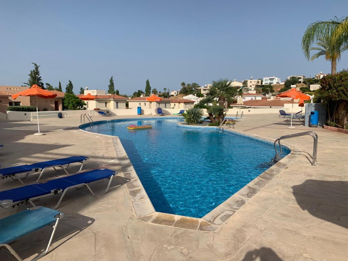 Villa Desire Gardens à Peyia Extérieur photo